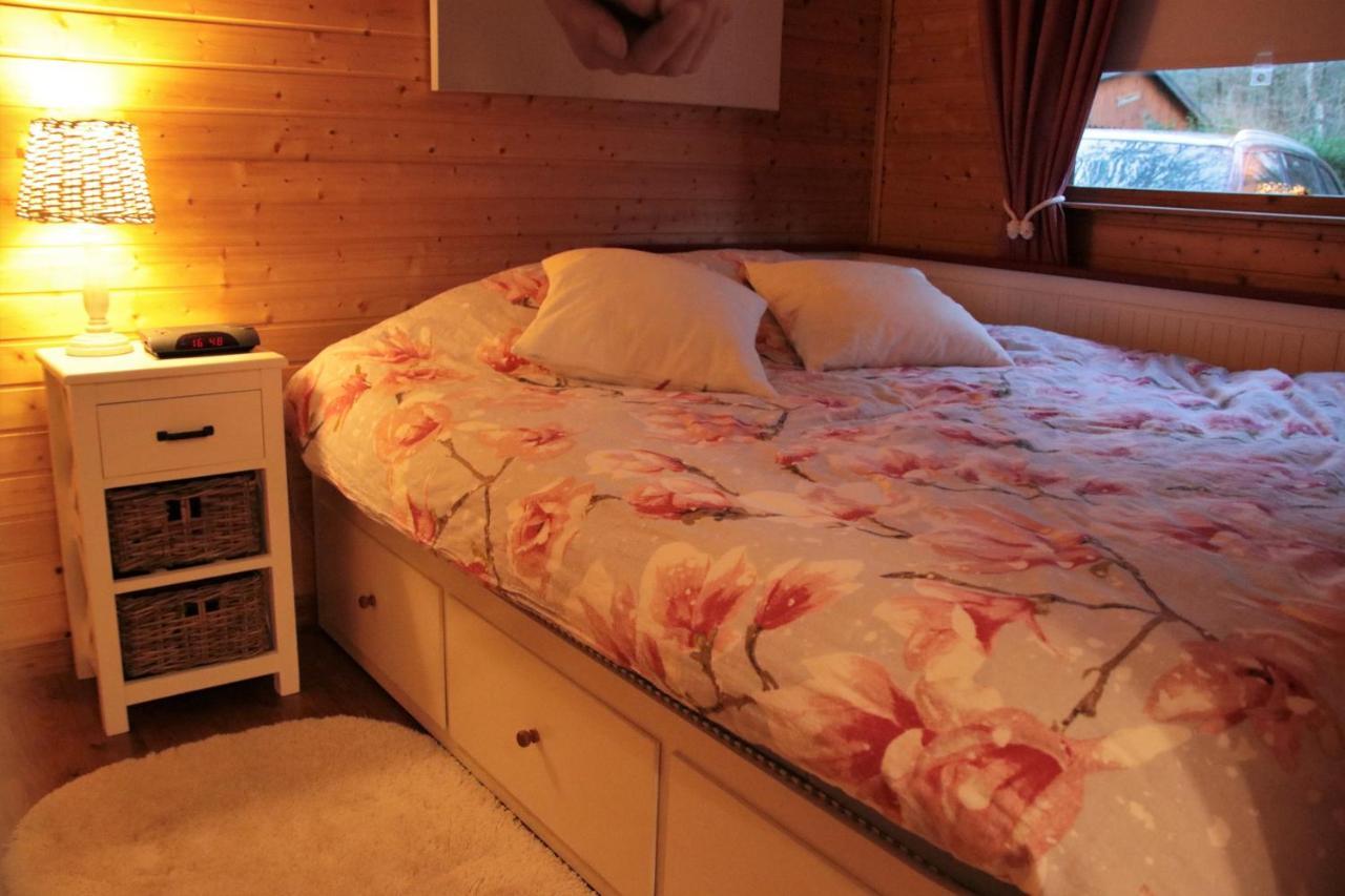 Charme Chalet Zutendaal Kültér fotó